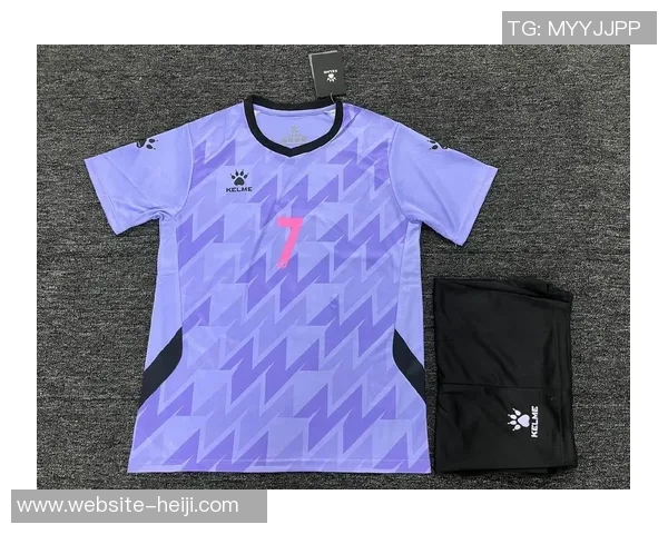 卡尔美足球服助力球员展现风采打造专业运动装备新选择 卡尔美足球服助力球员展现风采打造专业运动装备新选择