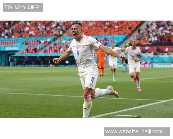 捷克足球明星的辉煌历程与对世界足球的影响力探讨 捷克足球明星的辉煌历程与对世界足球的影响力探讨