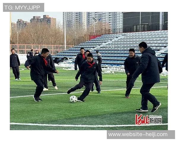 深入解析足球战术的多样性与实战应用技巧探讨 深入解析足球战术的多样性与实战应用技巧探讨