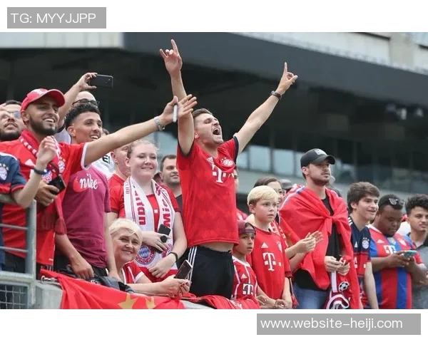 越南足球赛精彩纷呈球迷热情高涨助力球队奋勇争先 越南足球赛精彩纷呈球迷热情高涨助力球队奋勇争先